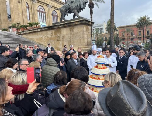 Cassata da record al Teatro Massimo